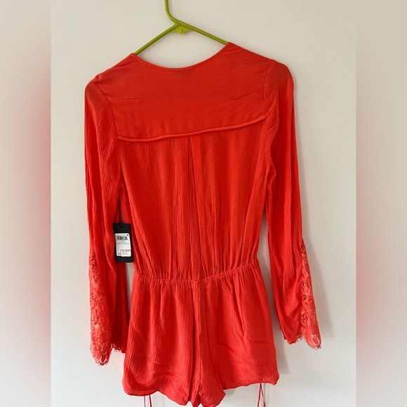 Guess coral romper - Picture 3 of 9